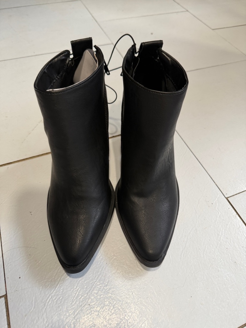 Universal Thread Black Pointed-Toe Ankle Boots, Size 6.5 — New with Tags